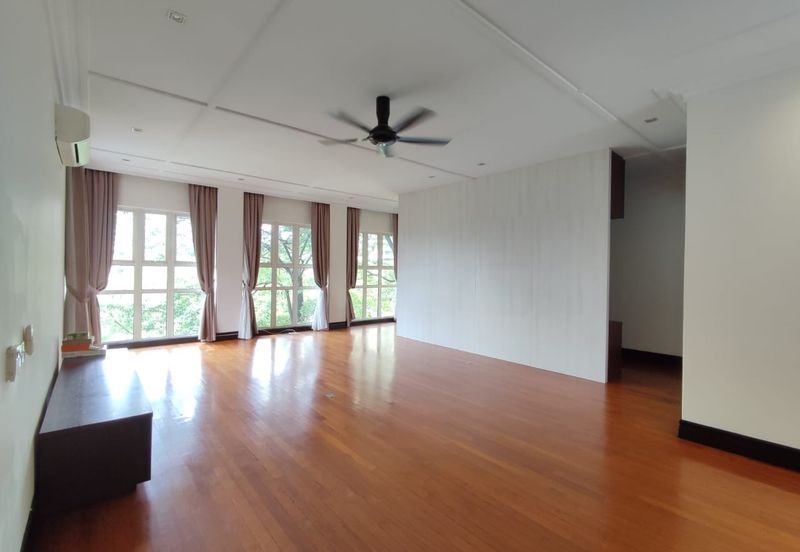GOOD BUY!! Bangsar Hill (BSC, MRT) - Gated, large house 