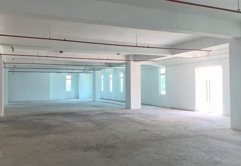 [LRT, 160 carpark] Vibrant  location, road frontage (college, medical centre, hospital, HQ)