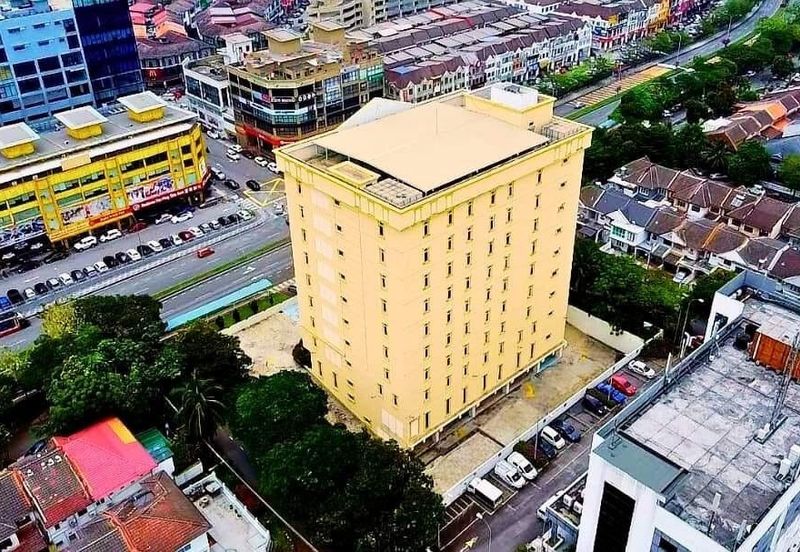 [LRT, 160 carpark] Vibrant  location, road frontage (college, medical centre, hospital, HQ)