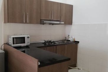 Windsor Tower - penthouse (28th floor), KLCC Istana view   