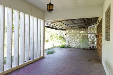 Gurney (Office use) - single storey