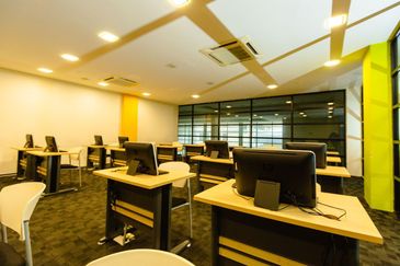 [LRT] Enbloc (12 carpark) - College/Hotel/Church