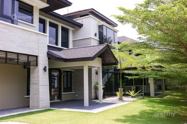 Twin Bungalow (Park 10-15 cars, Guardhouse)  