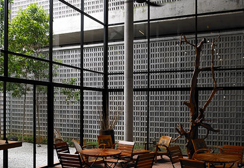 Enbloc (with pool) [Tenanted] (Zen environment) 