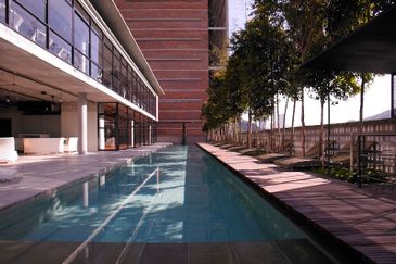 Enbloc (with pool) [Tenanted] (Zen environment) 