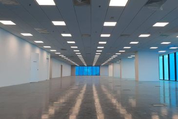 Plaza Conlay, Jalan Conlay