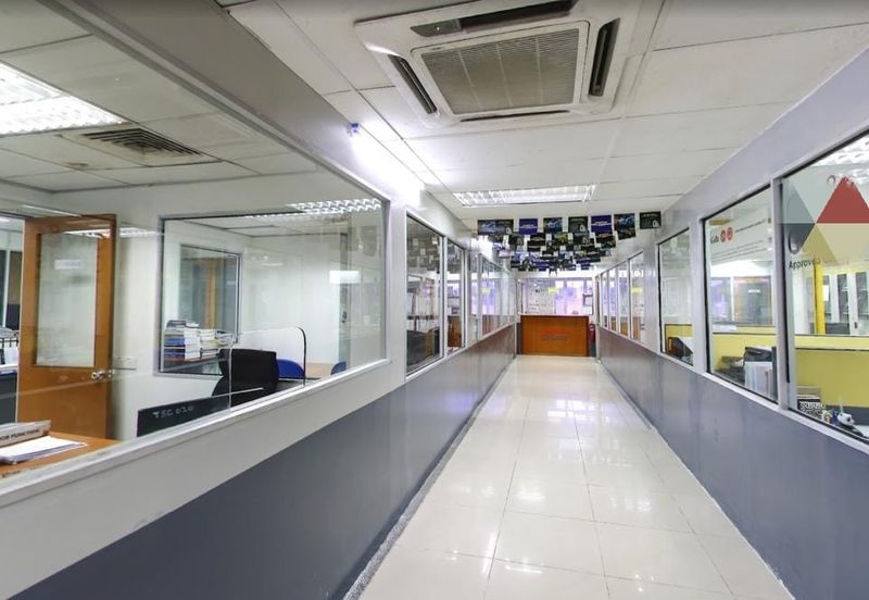 Glenmarie - Corner (with car lift), 3S showroom