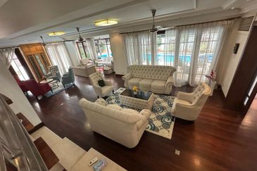 [Near KLCC] Large bungalow. KLCC view