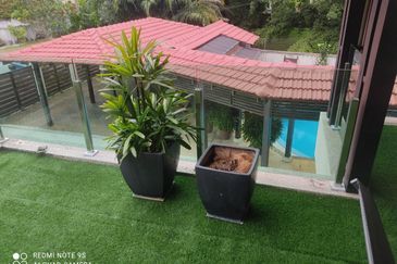 [Near KLCC] Large bungalow. KLCC view