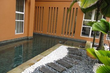 Bangsar Hill - gated, large house (near BSC) 