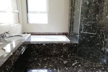 Bangsar Hill - gated, large house (near BSC) 