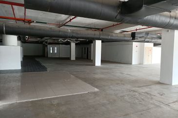 Mayang Plaza (walk to LRT) - 2 floors with basement