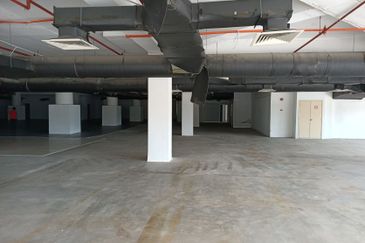 Mayang Plaza (walk to LRT) - 2 floors with basement