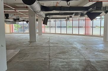 Mayang Plaza (walk to LRT) - 2 floors with basement