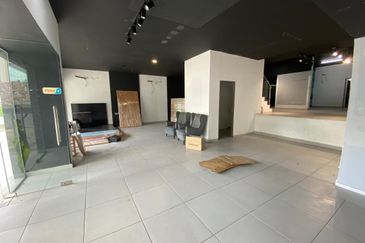 [Near Federal Highway] Busy road  (10000sf land)