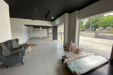 [Near Federal Highway] Busy road  (10000sf land)