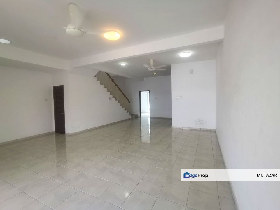 FREEHOLD, Double Storey Terrace House @ Serene Heights, Bangi - Near University & Commuter Station!, Selangor, Semenyih