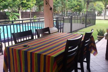 FOR RENT: CORNER LOT, Double Storey Bungalow @ Mutiara Damansara - Partially Furnished, Very Well Maintained with Pool !