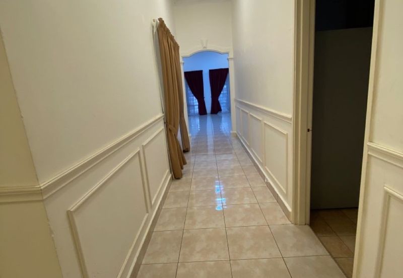 FOR RENT: CORNER LOT, Double Storey Bungalow @ Mutiara Damansara - Partially Furnished, Very Well Maintained with Pool !