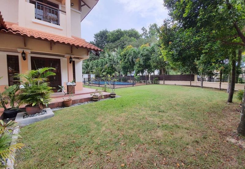 FOR RENT: CORNER LOT, Double Storey Bungalow @ Mutiara Damansara - Partially Furnished, Very Well Maintained with Pool !