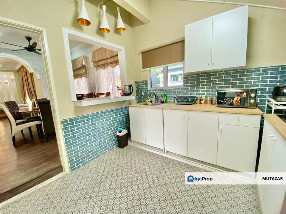 FOR RENT: FULLY FURNISHED, Single Storey Bungalow @ Perdana Height, Seksyen U10, Shah Alam - Huge Land Area with Swimming Pool !, Selangor, Shah Alam