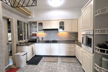 Bungaraya Kondominium, Saujana Subang