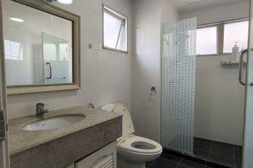 Bungaraya Kondominium, Saujana Subang