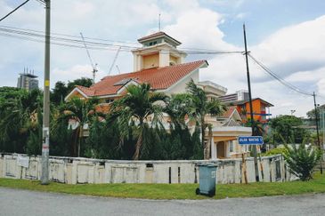 Jalan Maktab 
