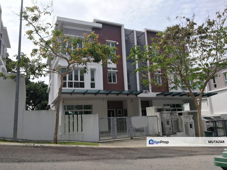 PRICE DROP!  The Rafflesia @ Damansara Perdana, 3-Storey Semi-D with Lift & Pool For Sale, Selangor, Damansara Perdana