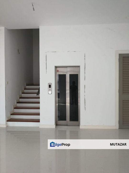 PRICE DROP!  The Rafflesia @ Damansara Perdana, 3-Storey Semi-D with Lift & Pool For Sale, Selangor, Damansara Perdana