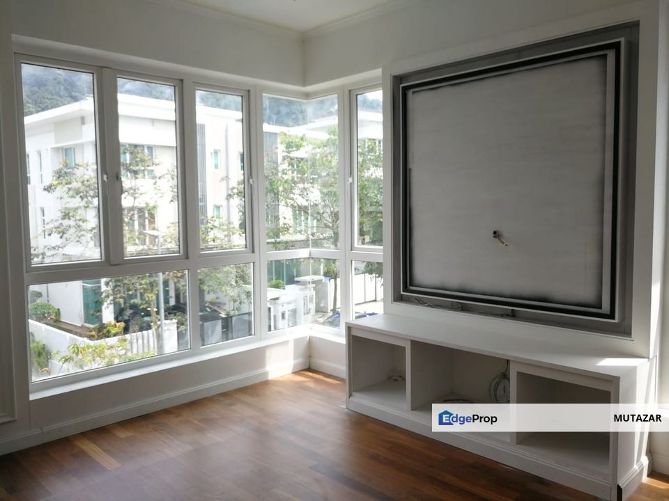 PRICE DROP!  The Rafflesia @ Damansara Perdana, 3-Storey Semi-D with Lift & Pool For Sale, Selangor, Damansara Perdana