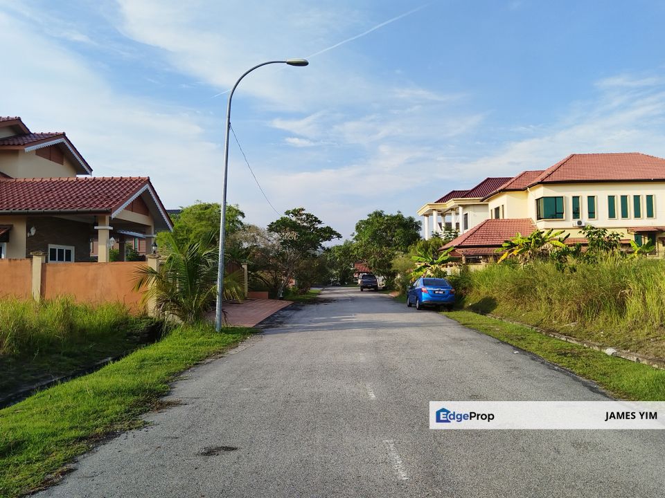 Anggerik Garden Land Sungai Buloh Country Resort for Sale RM442,000
