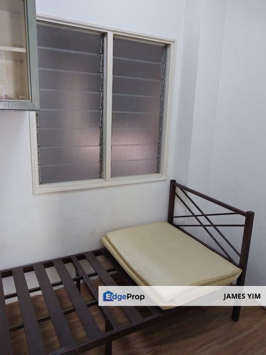 walking distance to LRT (1km) house @Taman Megah Emas , Selangor, Petaling Jaya