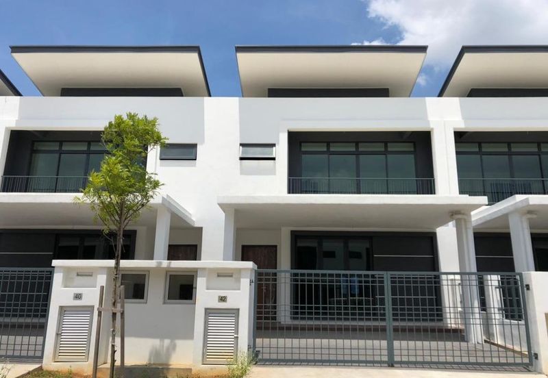 New 2 Storey 24'x75'sf @ AMAN PUTRI U17 Shah Alam - 20mins to Bandar Sri Damansara