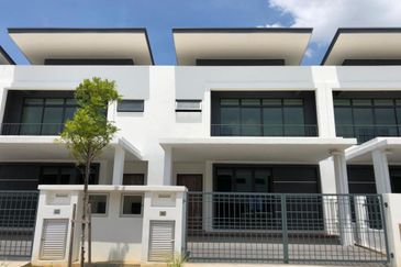 New Double Storey 24'x75'sf @ AMAN PUTRI U17 Shah Alam nr Saujana Utama