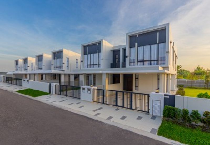 Sungai Buloh Freehold Semi D Corner Lot Garden Homes 46x65 