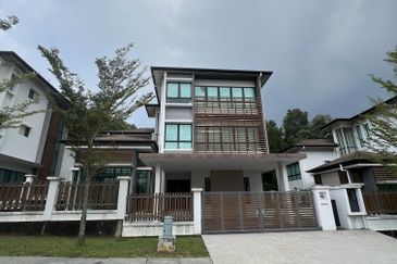 Developer Unit Amber 3 Storey Bungalow @ Subang Bestari 