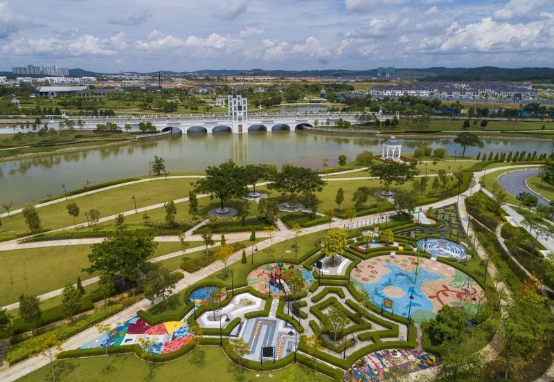 Iris @ Bandar Hillpark