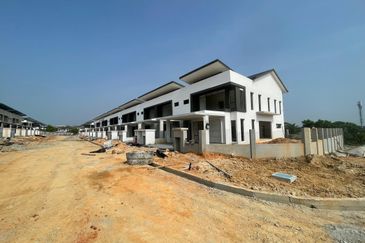 [LAST unit} New CORNER LOT Double Storey 46'x75' @ AMAN PUTR Sg Buloh
