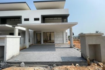 [LAST unit} New CORNER LOT Double Storey 46'x75' @ AMAN PUTR Sg Buloh