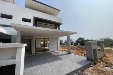 New BIG CORNER Lot Superlink 44'x75' @ AMAN PUTR Sg Buloh