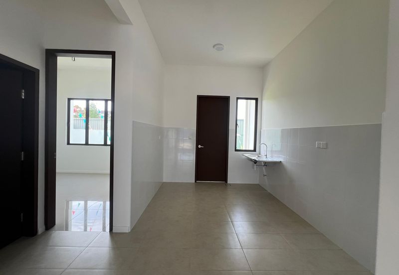 Adenia, Puncak Bestari 2