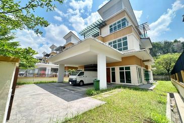 Bandar Tun Hussein Onn