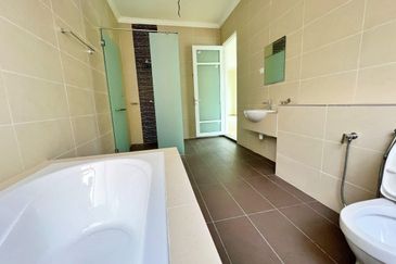 Bandar Tun Hussein Onn