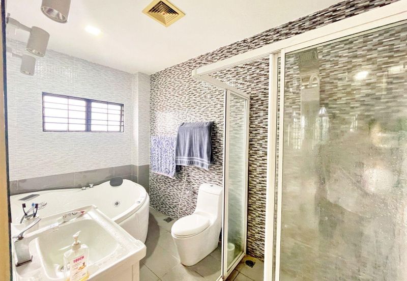 CHEAP Bungalow @ Cheras Batu 9 for sale