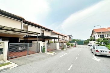 Tiara Hills, Taman Taynton View