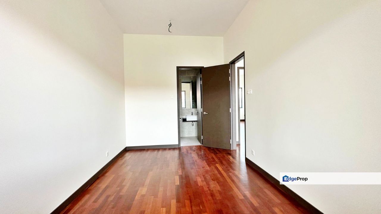 CHEAP Tiara Hills Cheras 3 Sty Intermediate House For Sale, Kuala Lumpur, Cheras