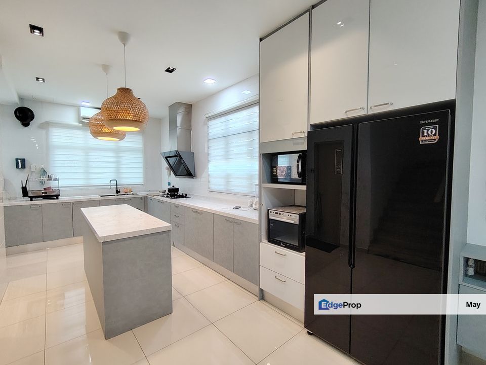 Fully Furnished 3 storey terrace house @ Taman Denai Puchong , Selangor, Puchong