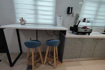 Fully Furnished 3 storey terrace house @ Taman Denai Puchong 