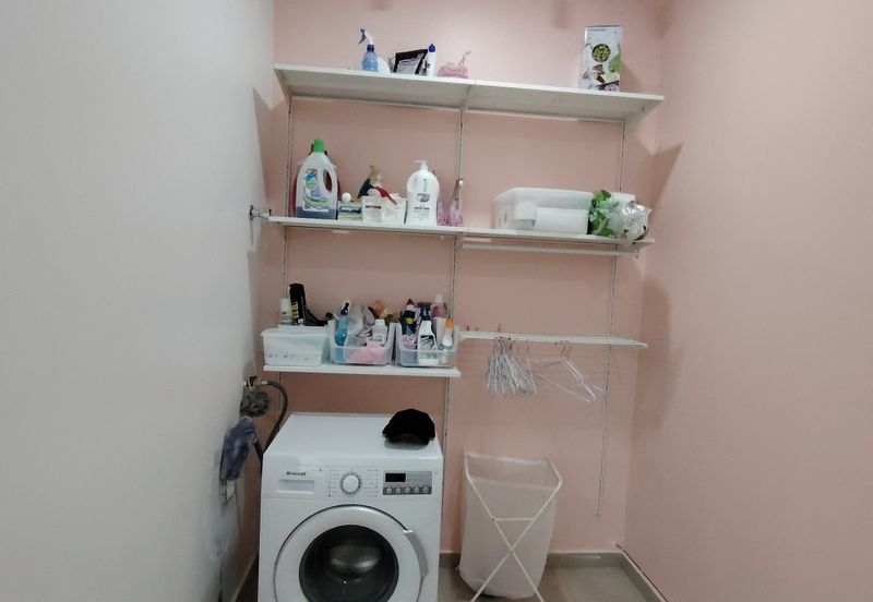 Fully Furnished 3 storey terrace house @ Taman Denai Puchong 